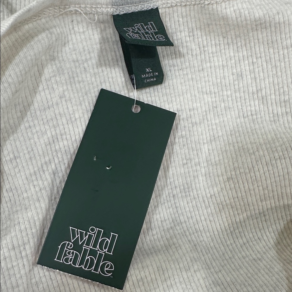 Wild Fable Women’s Sz XL White/Cream color long sleeve, V-Neck - Picture 6 of 6